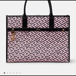 Length: 38 cm
Width: 12 cm
Height: 28 cm